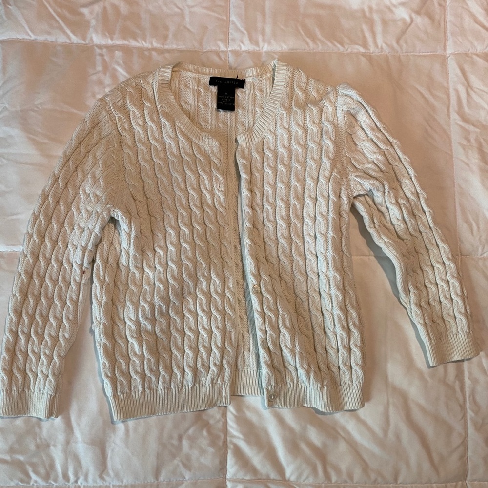 SUPER CUTE WHITE BUTTON SWEATER